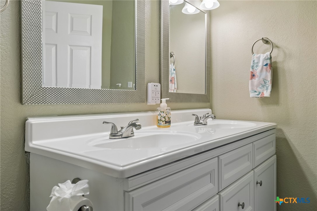 619 Clear Cove Drive Property Photo 26
