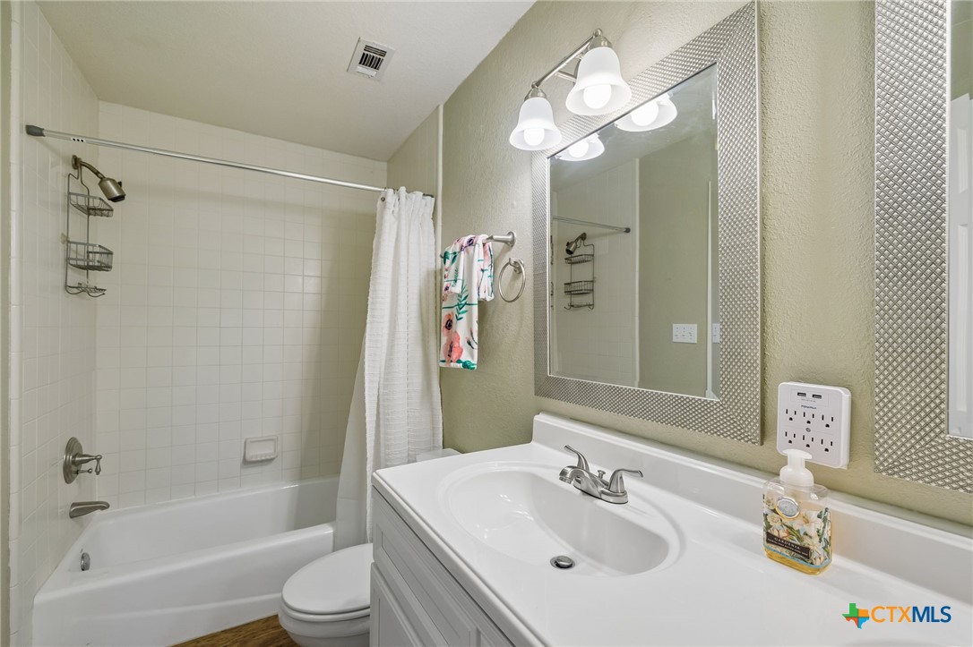 619 Clear Cove Drive Property Photo 27