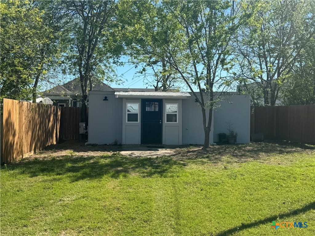 303 W. Dallas Property Photo 1