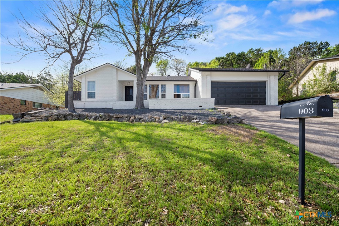 903 Cliffside Drive Property Photo
