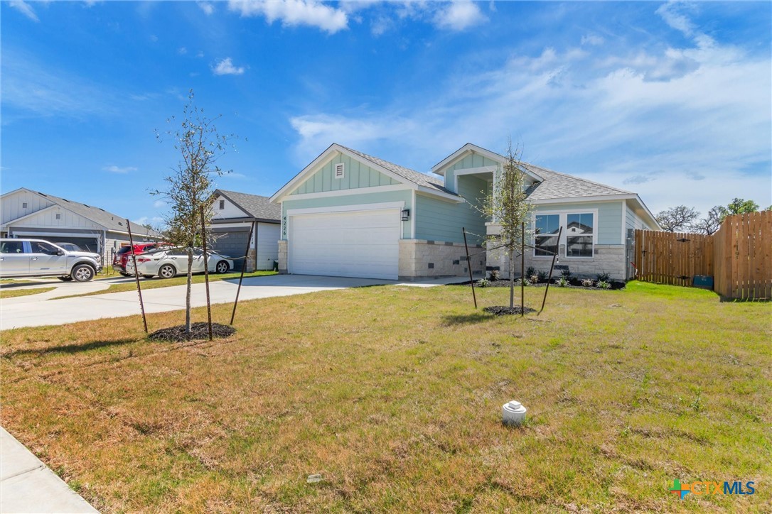 4226 Lugard Drive Property Photo 4