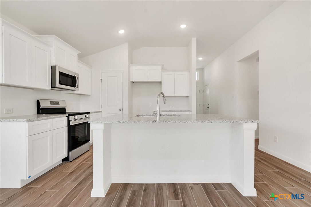4226 Lugard Drive Property Photo 12