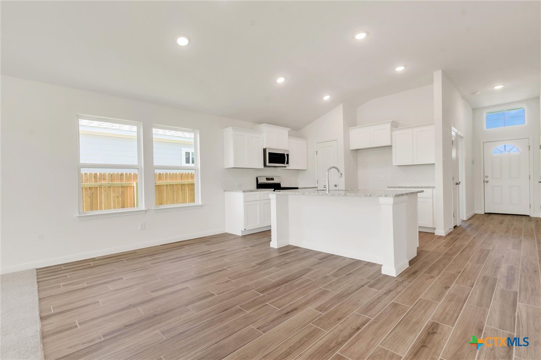 4226 Lugard Drive Property Photo 13