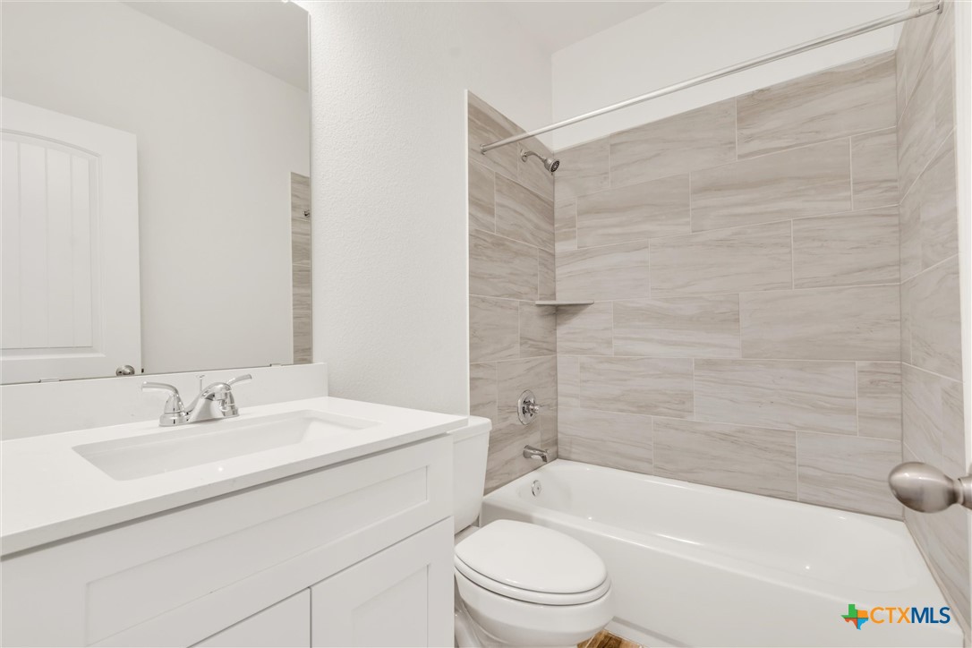 4226 Lugard Drive Property Photo 34