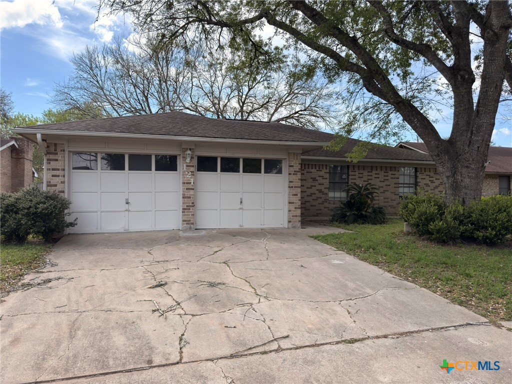 121 Byron Lane Property Photo 1