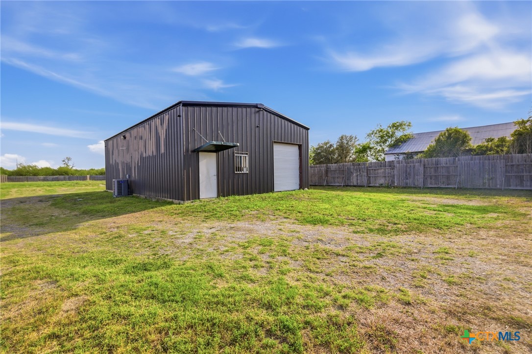10083 N Us Hwy 59 Property Photo 1