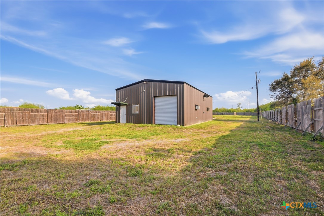 10083 N Us Hwy 59 Property Photo 3