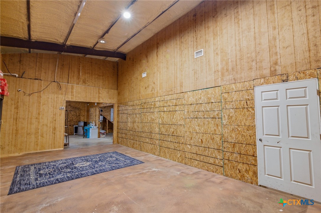 10083 N Us Hwy 59 Property Photo 13