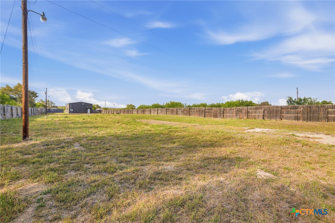 10083 N Us Hwy 59 Property Photo 16
