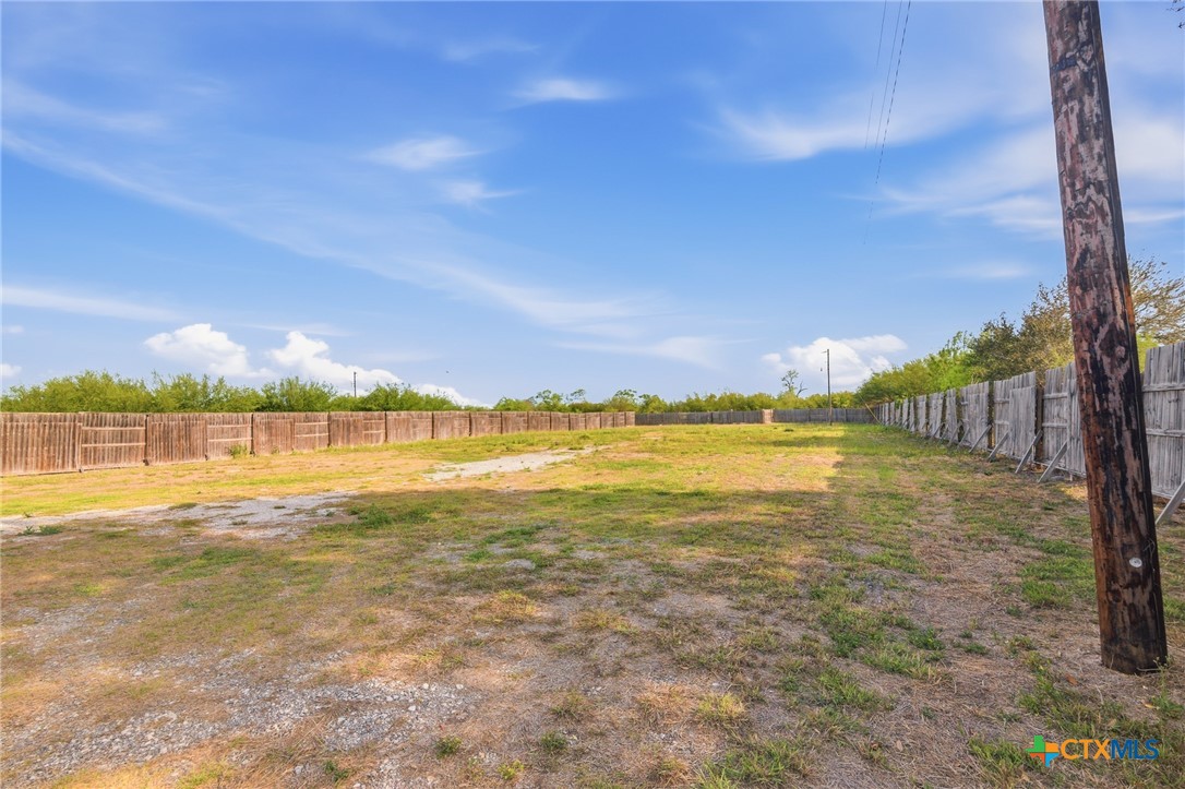 10083 N Us Hwy 59 Property Photo 19