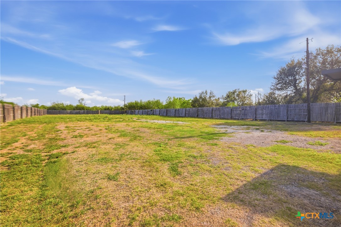 10083 N Us Hwy 59 Property Photo 22
