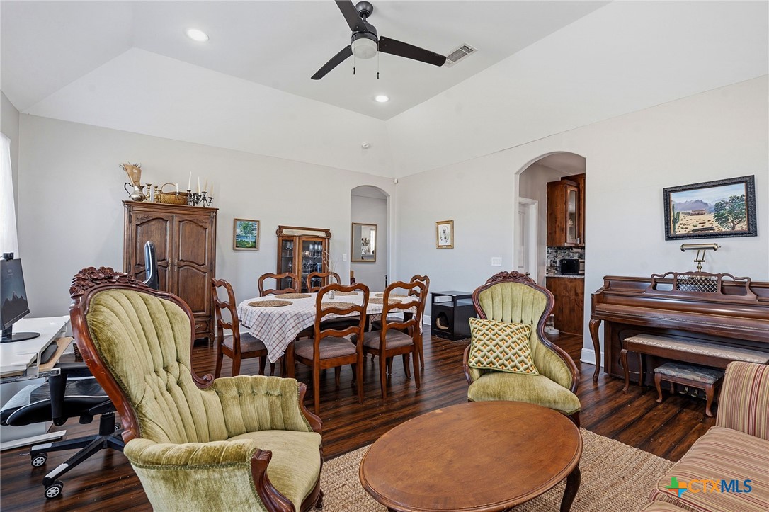 574 Highland Ranch Way Property Photo 8