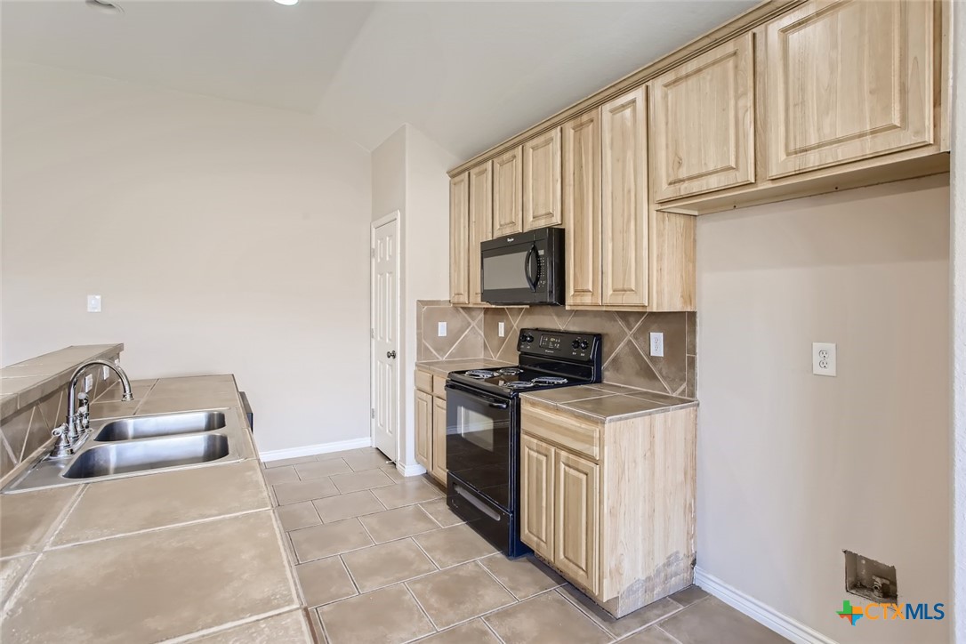 3032 Douglas Fir Drive Property Photo 5