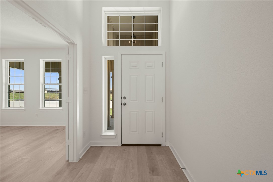 420 Honeydew Way Property Photo 3