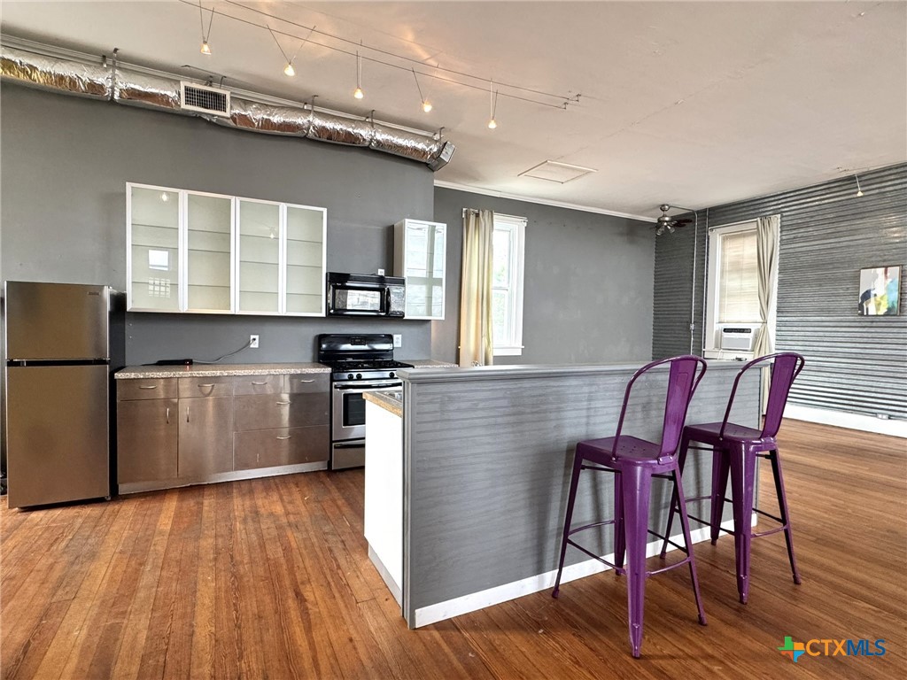 103 W Walnut Street A Property Photo 9