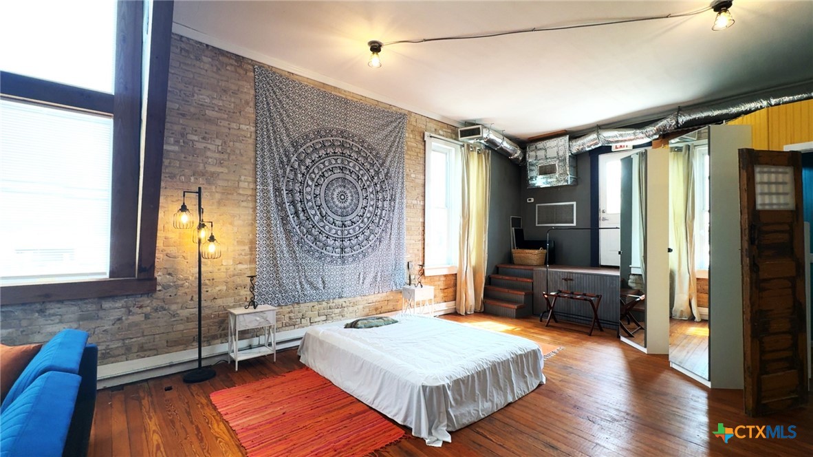103 W Walnut Street A Property Photo 11