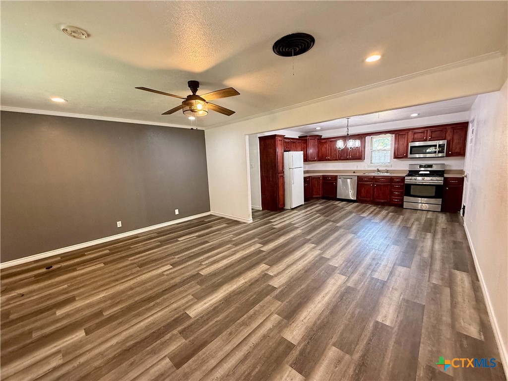 1504 Bridge Street Property Photo 4