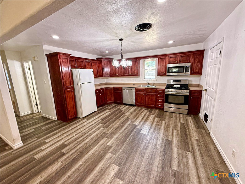 1504 Bridge Street Property Photo 5