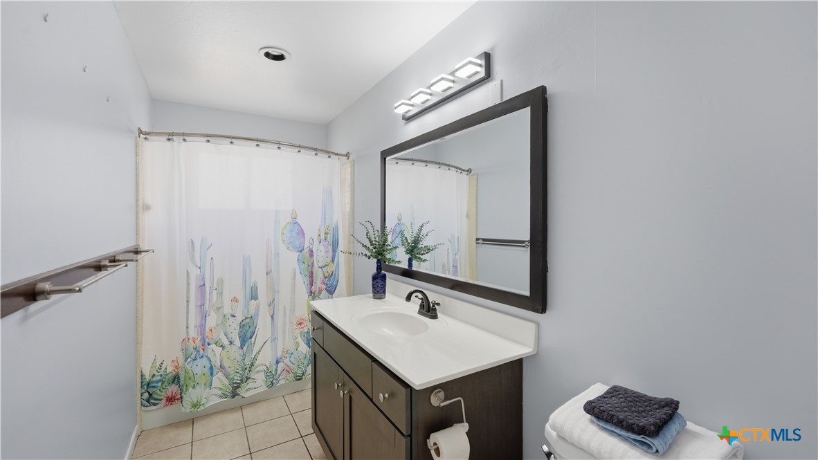 1268 W Lakeside Drive Property Photo 19