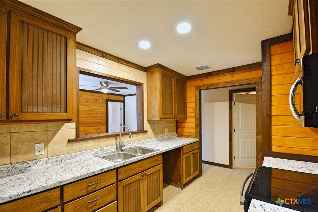 1155 Fm 2722 101 Property Photo 6