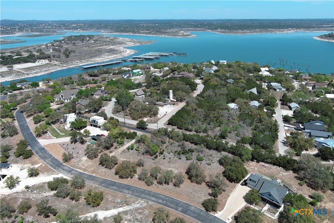 1232 Kings Cove Drive Property Photo 4