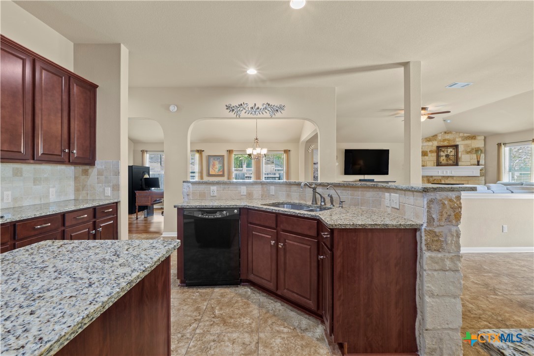 20525 Jackies Ranch Boulevard Property Photo 9