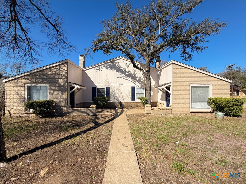 3806 Shallowford Road Property Photo 1