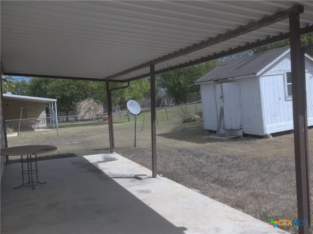 910 San Antonio Street Property Photo 14