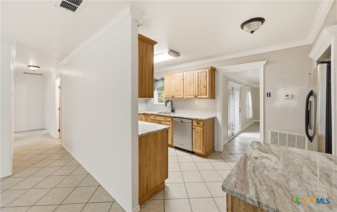 2597 Danforth Property Photo 4