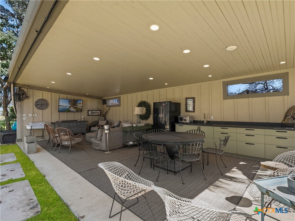 372 Magazine Avenue Property Photo 31