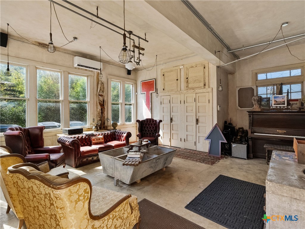 372 Magazine Avenue Property Photo 43