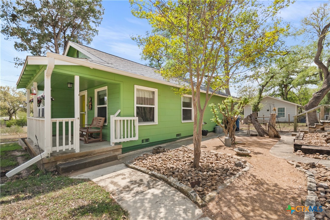 1035 Madeline Street Property Photo 6