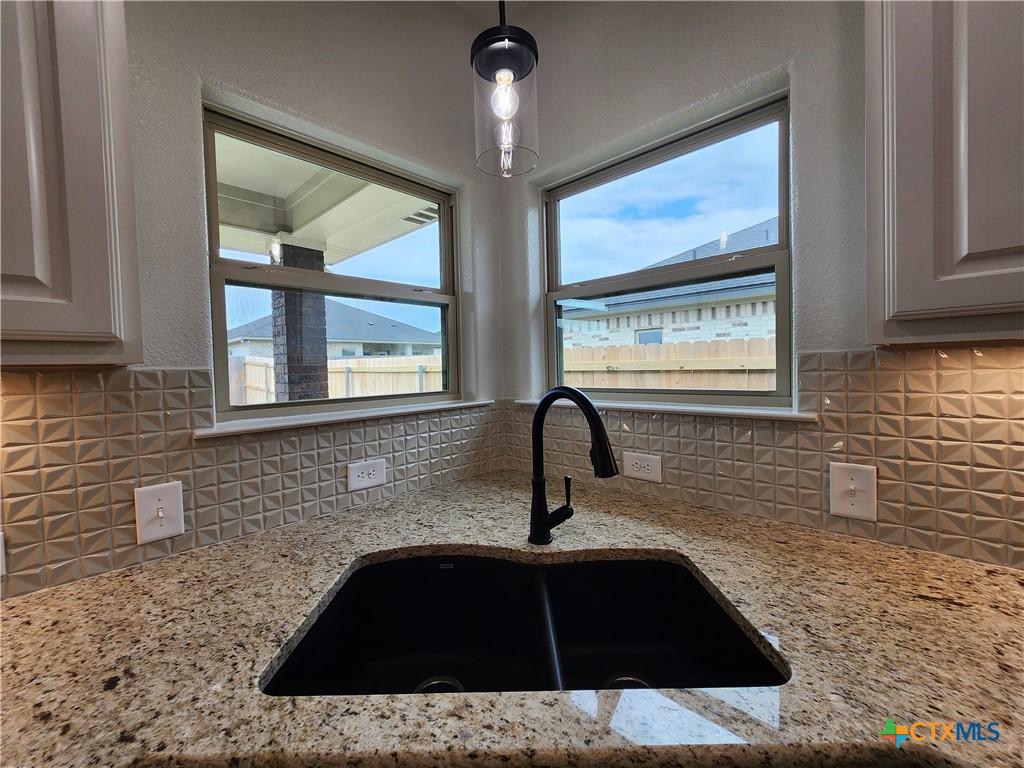 718 Golden Eagle Drive Property Photo 12