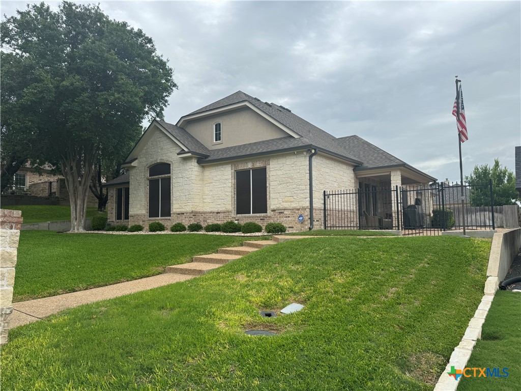 1305 Daisy Lane Property Photo 1
