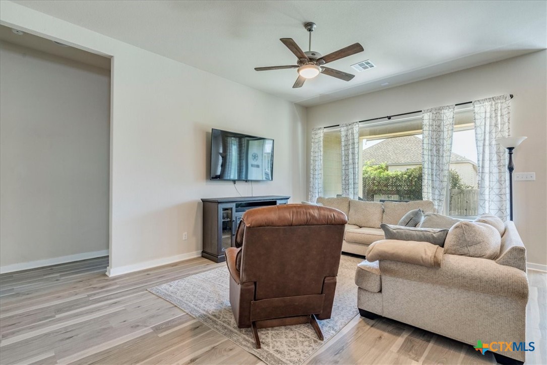 712 Coyote Creek Way Property Photo 11