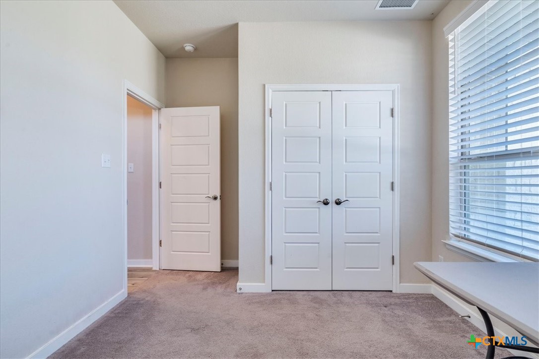 712 Coyote Creek Way Property Photo 23