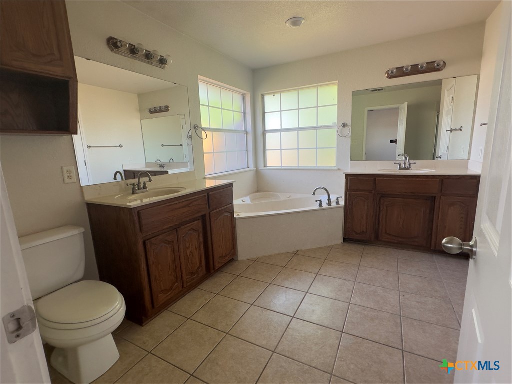 2410 Bachelor Button Boulevard Property Photo 9