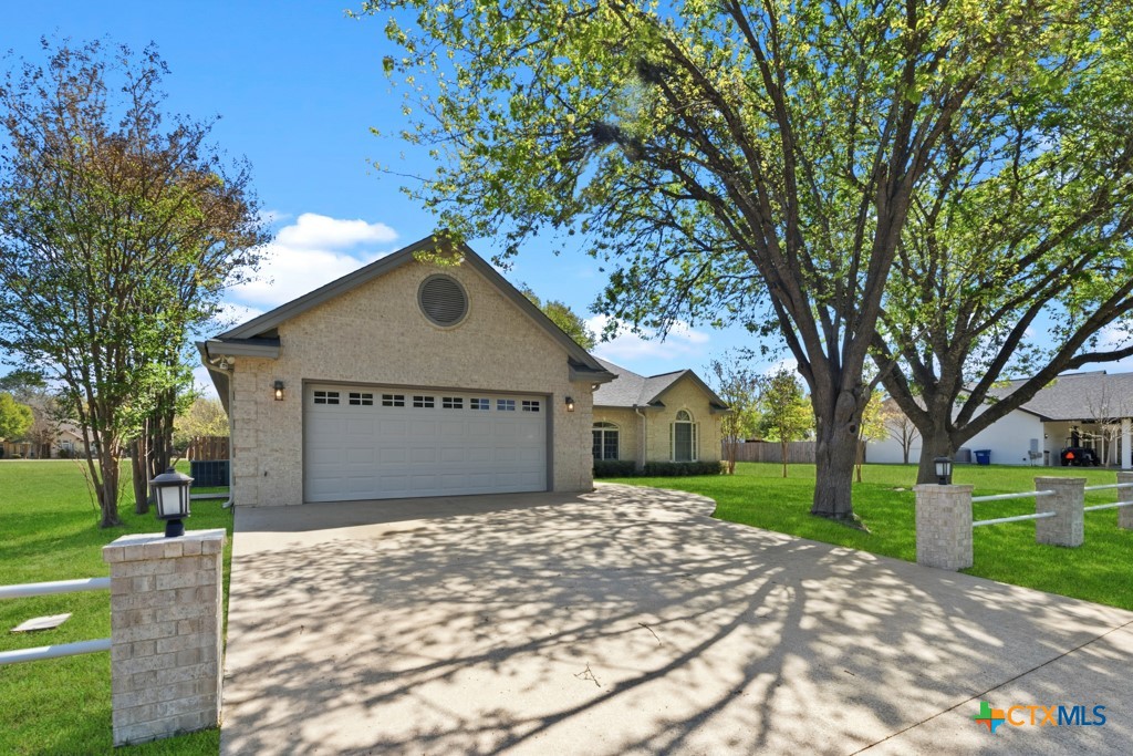 2592 Edgegrove Property Photo 2