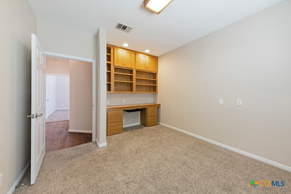 2592 Edgegrove Property Photo 18