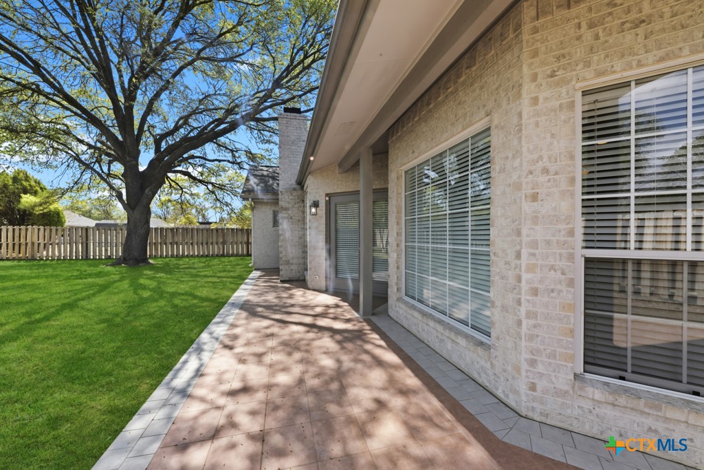2592 Edgegrove Property Photo 25