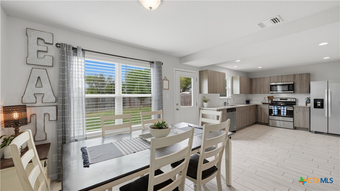334 Mar Hill Street Property Photo 15