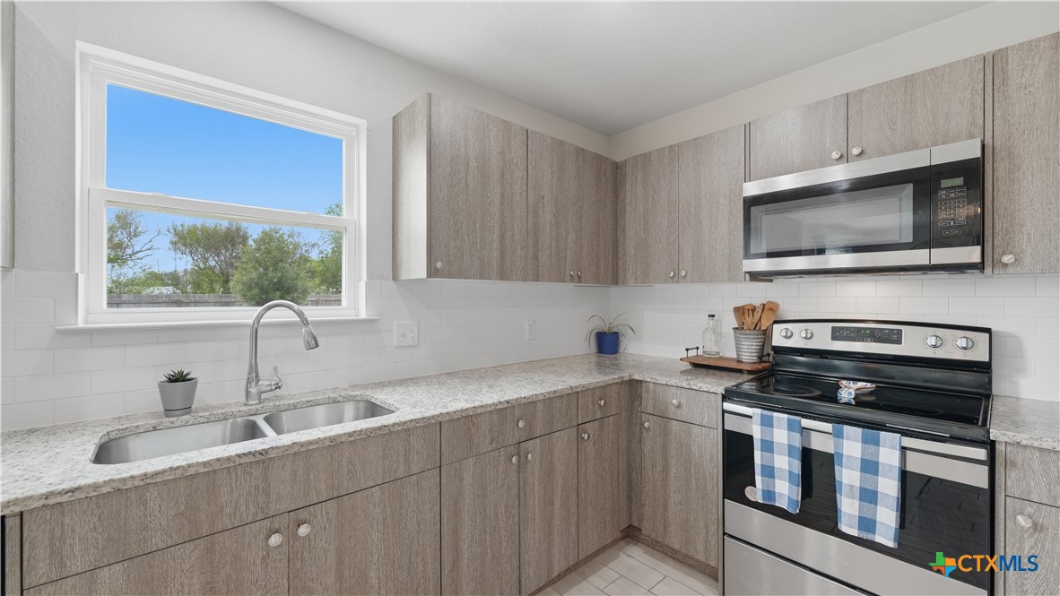334 Mar Hill Street Property Photo 18