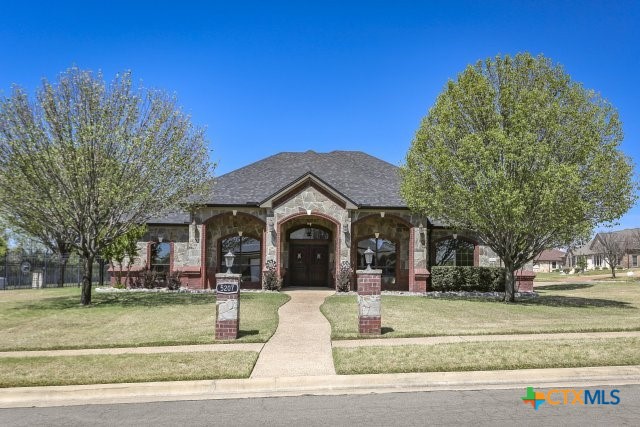 5207 Driftwood Court Property Photo 1