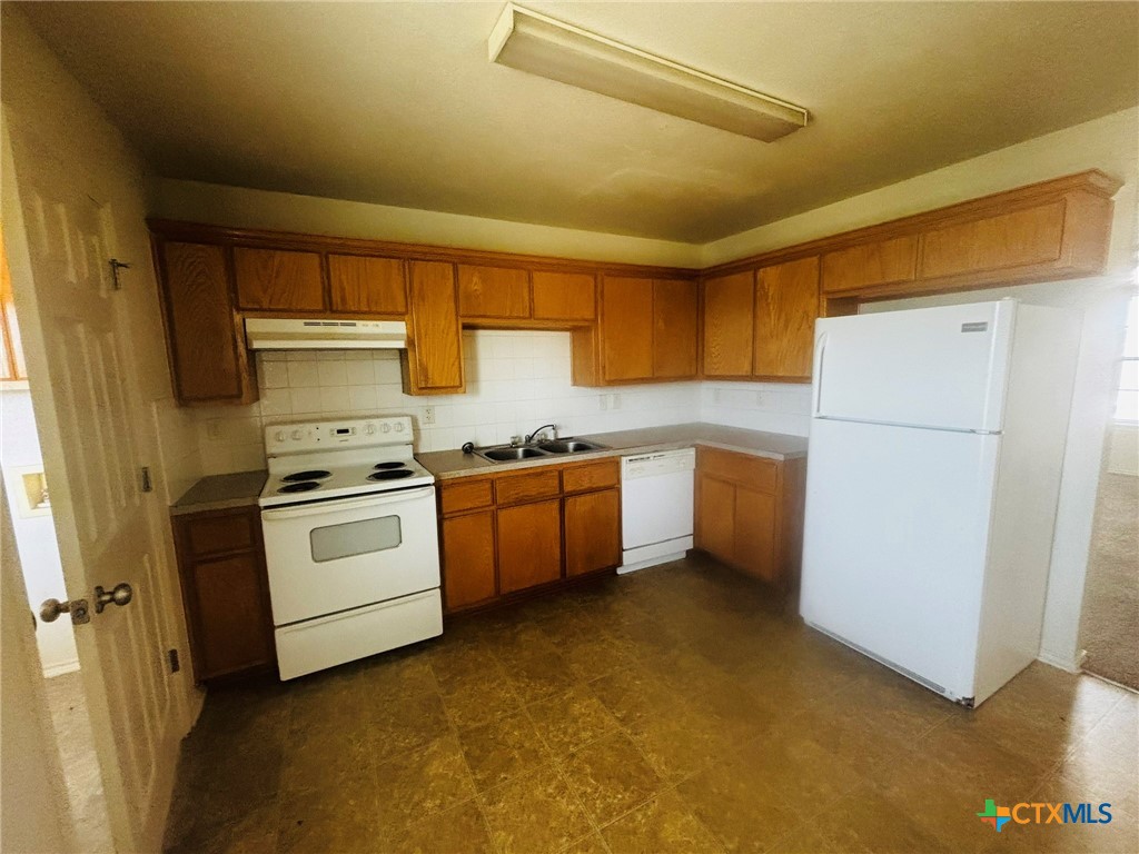 503 Bermuda C Property Photo 3