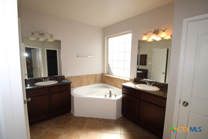 1209 Jester Court Property Photo 12