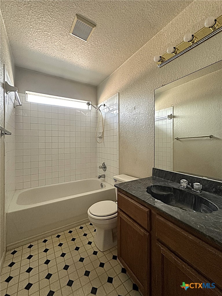 2801 Cantabrian Drive D Property Photo 10