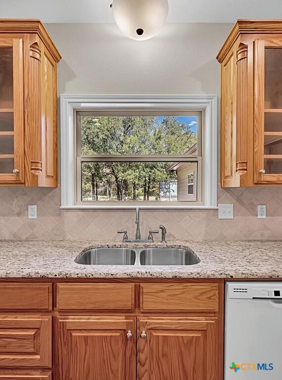 556 Wildwood Trail Property Photo 9