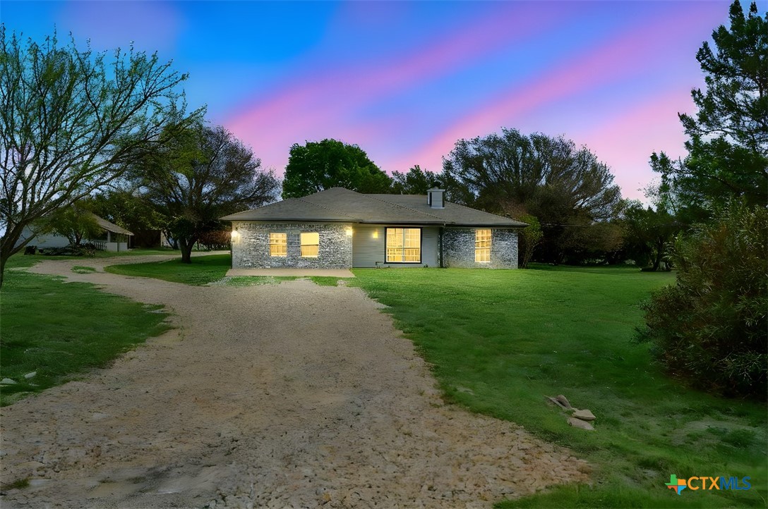 311 County Road 3367 Property Photo 1