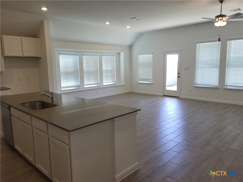 1233 Fox Wing Way Property Photo 13
