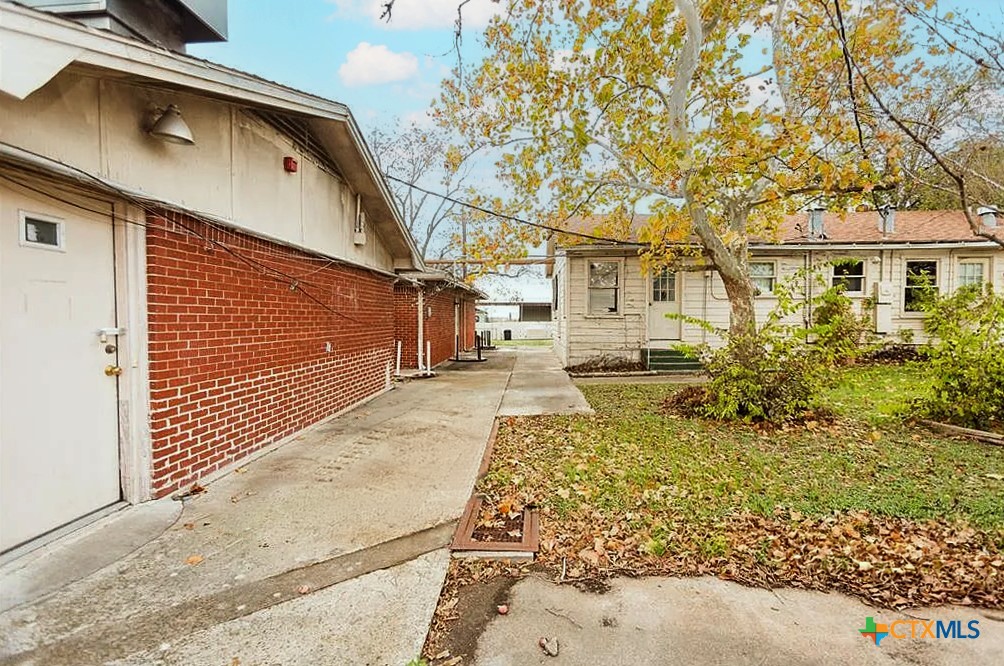 111 S 33rd Street Property Photo 7